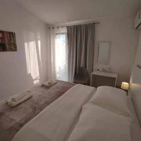 Restoran Bartol ゲストハウス ロバニスカ