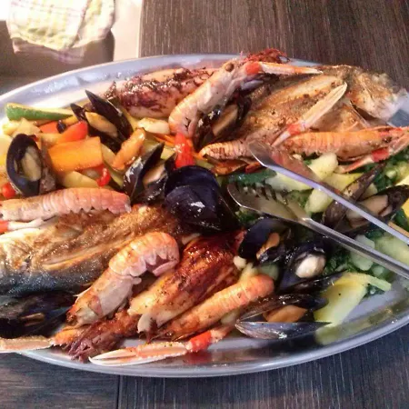 ゲストハウス Restoran Bartol