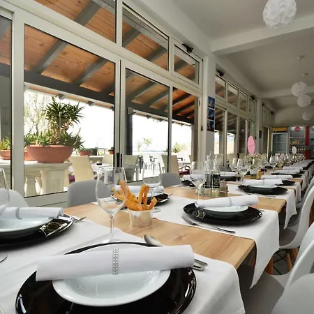 Maison d'hôtes Restoran Bartol 4*