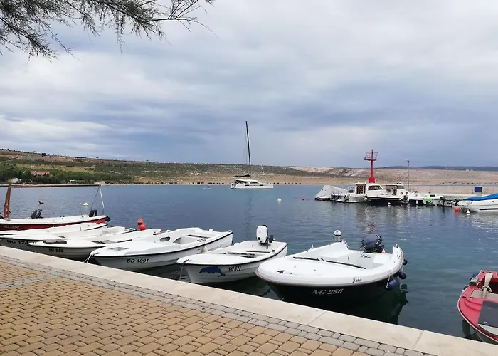 Konukevi Restoran Bartol 4*