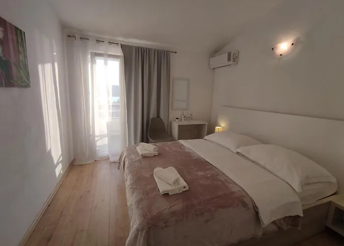 Konukevi Restoran Bartol Rovanjska