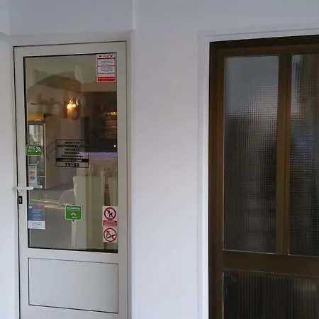 Restoran Bartol Гостевой дом Рованьска